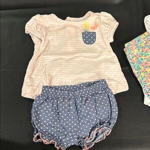 Set of 6 Carters baby girl outfits